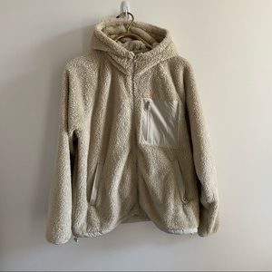 ARITZIA tna teddy zip!